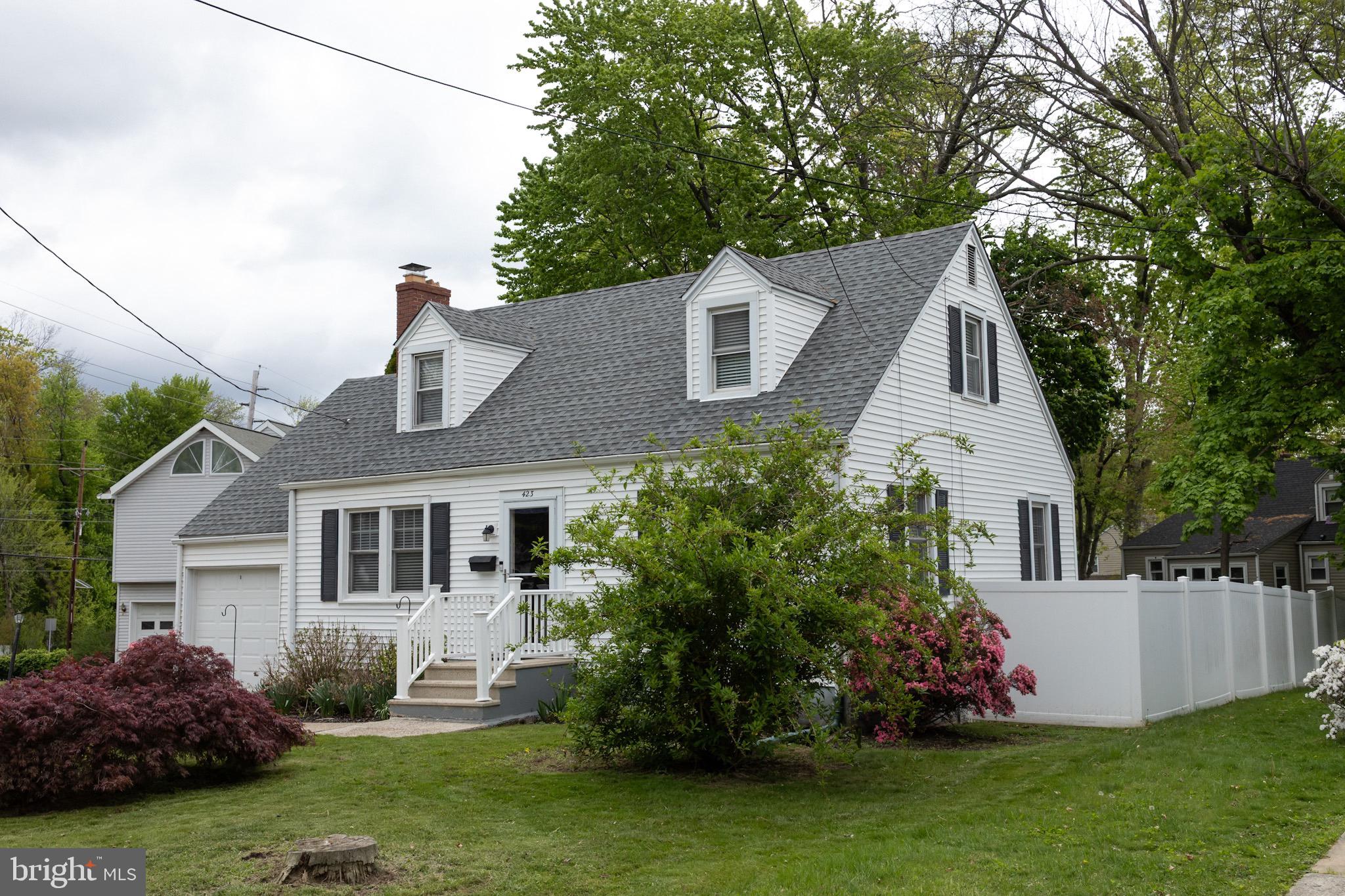 423 Sutherland Road Ewing, NJ 08618 - Photo 2 of 24 Gallery Image 2
