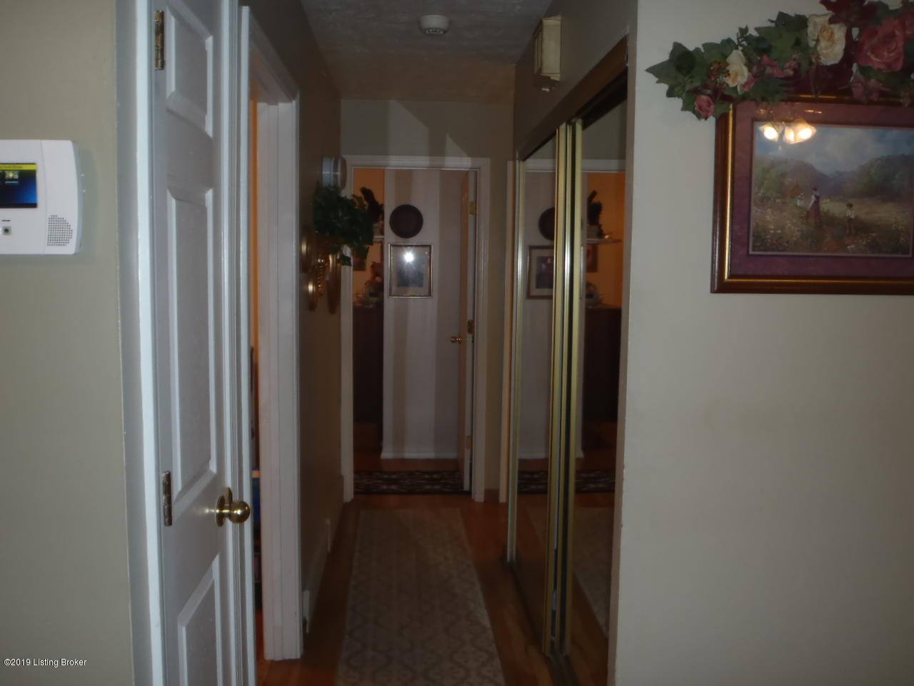 565 Beechland Road Louisville, KY 40229 - Photo 7 of 26 P1010008