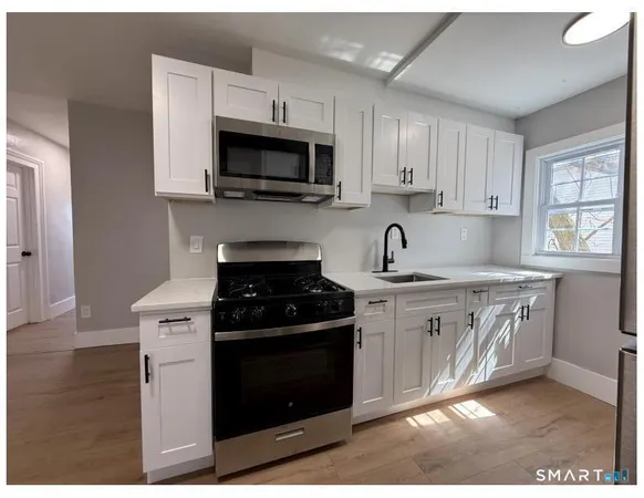 $2,000 | 324 Congress Avenue, Unit 2, Waterbury, CT 06708