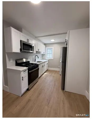 $2,000 | 324 Congress Avenue, Unit 2, Waterbury, CT 06708
