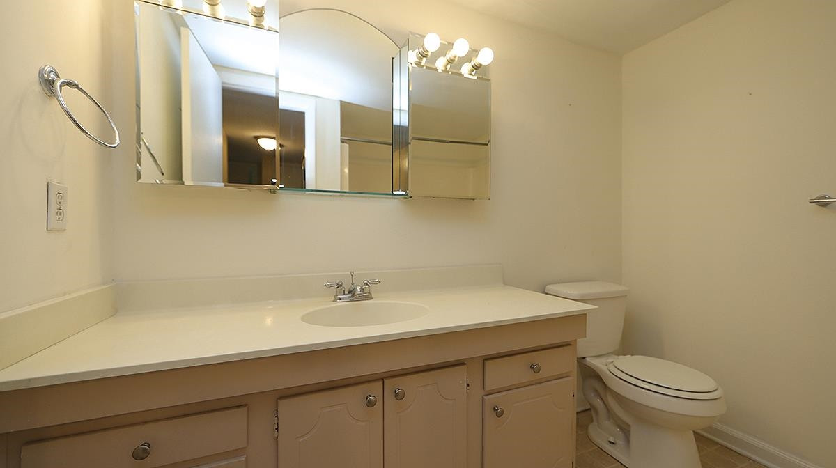 612 Pine Ridge Place, Unit 612 Raleigh, NC 27609 - Photo 10 of 12 Photo 10
