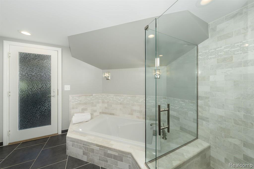 3248 Hickory Lawn Road Rochester Hills, MI 48307 - Photo 15 of 25