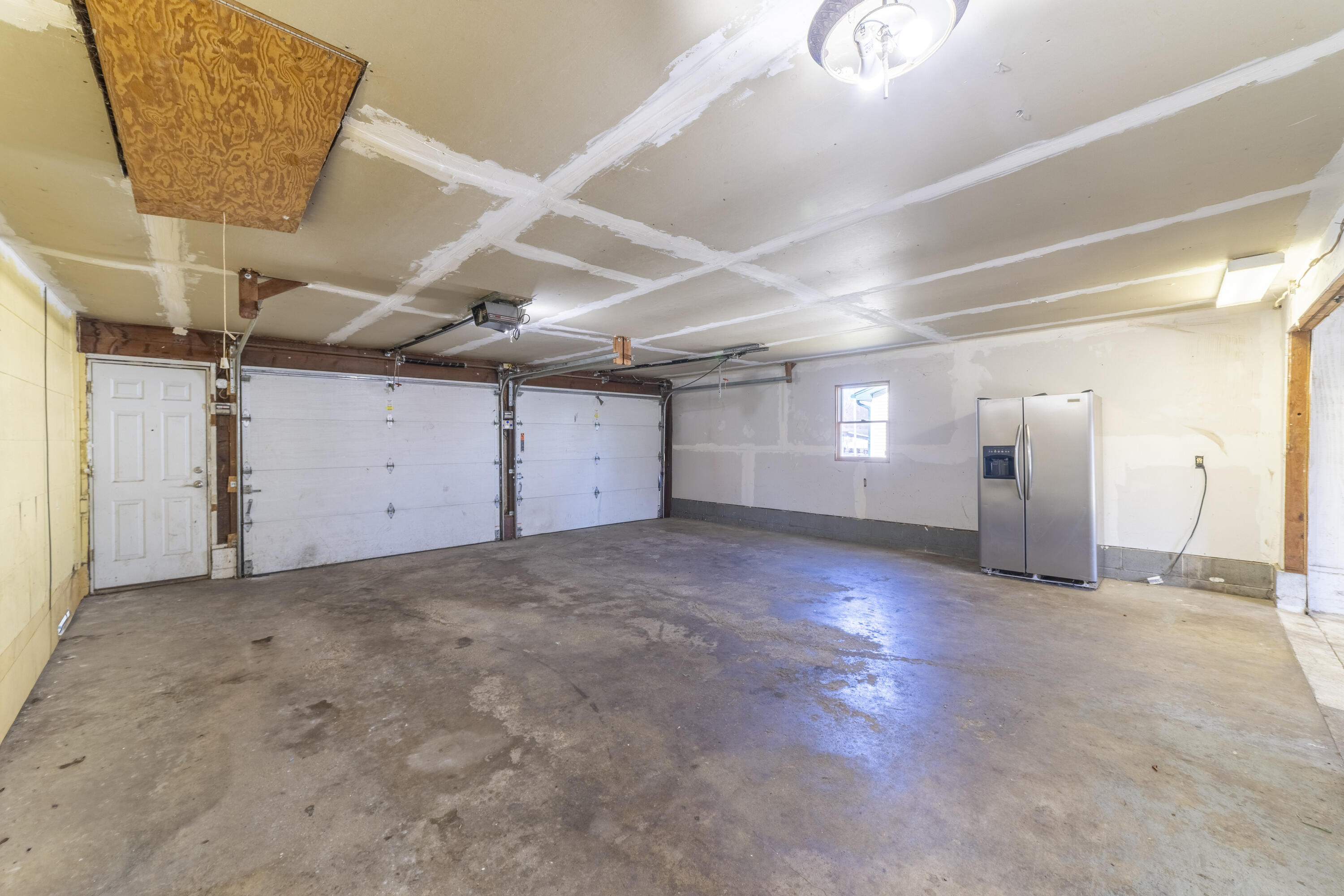 765 Governor Road Valparaiso, IN 46385 - Photo 22 of 26 a view of a room with an empty space