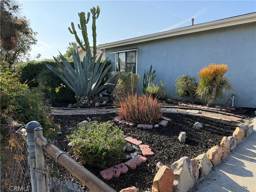 1353 Pengra Street Duarte, CA 91010 - Photo 4 of 18 a view of a backyard with plants
