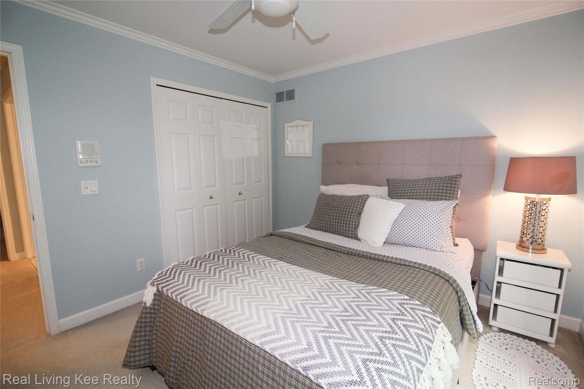 1081 Chesapeake Rochester, MI 48307 - Photo 69 of 80 IMG_5534.jpg