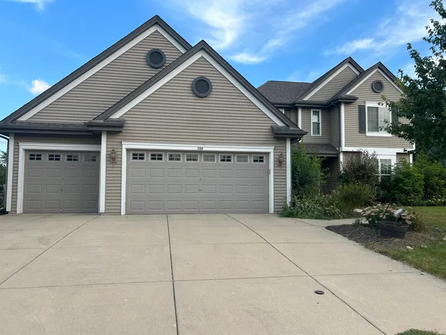 $643,900 | 729 Bass Drive, Waterford, WI 53185