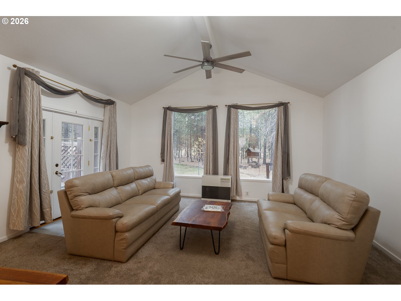 14731 Longleaf Pines La Pine, OR 97739 - Photo 16 of 36 Living Room