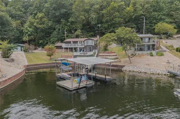 $570,000 | 31074 Viewside Drive, Rocky Mount, MO 65072