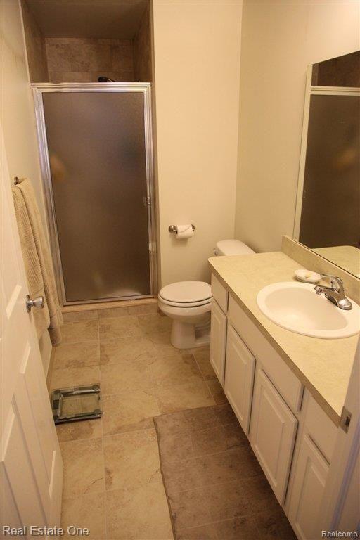 1968 Flagstone Circle, Unit 114 Rochester, MI 48307 - Photo 15 of 24 Mstr. Bath