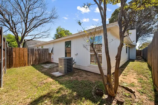$1,510 | 3328 Green Ridge Street, Unit 3330, Fort Worth, TX 76133