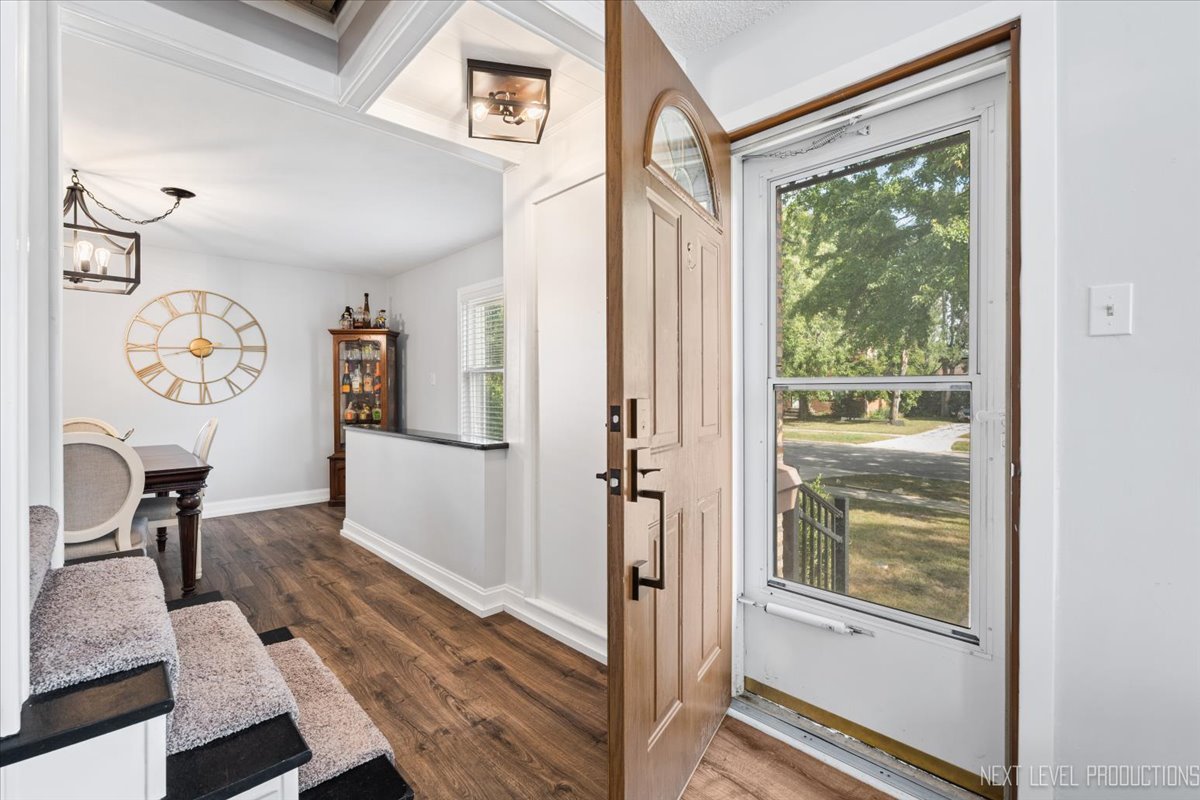 2440 South 20th Avenue Broadview, IL 60155 - Photo 14 of 24 a very nice looking room with a large window