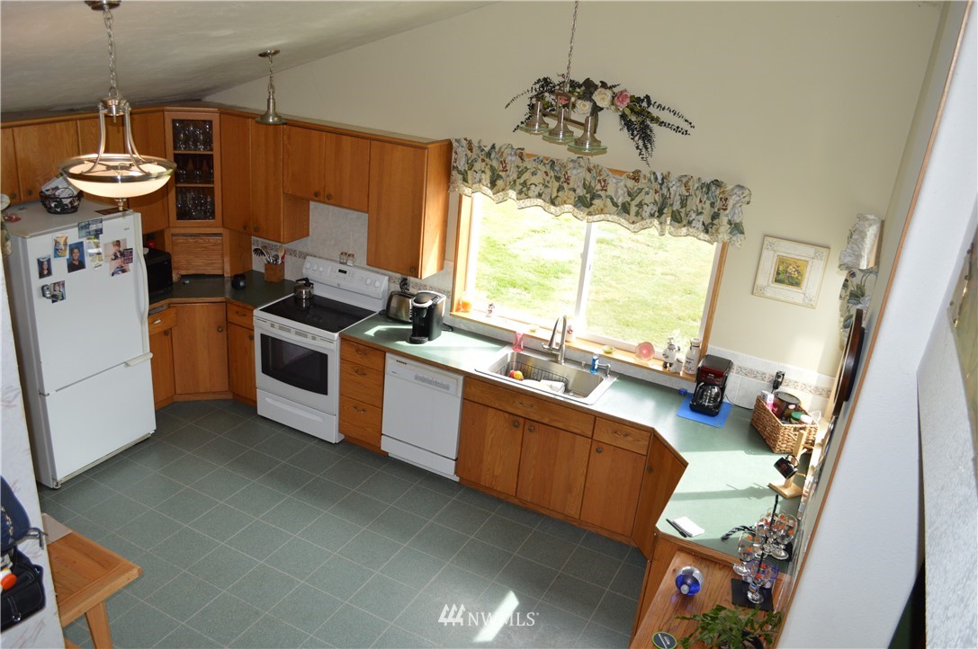 286 Lilly Wheaton Road Raymond, WA 98577 - Photo 9 of 19 Gallery Image 9