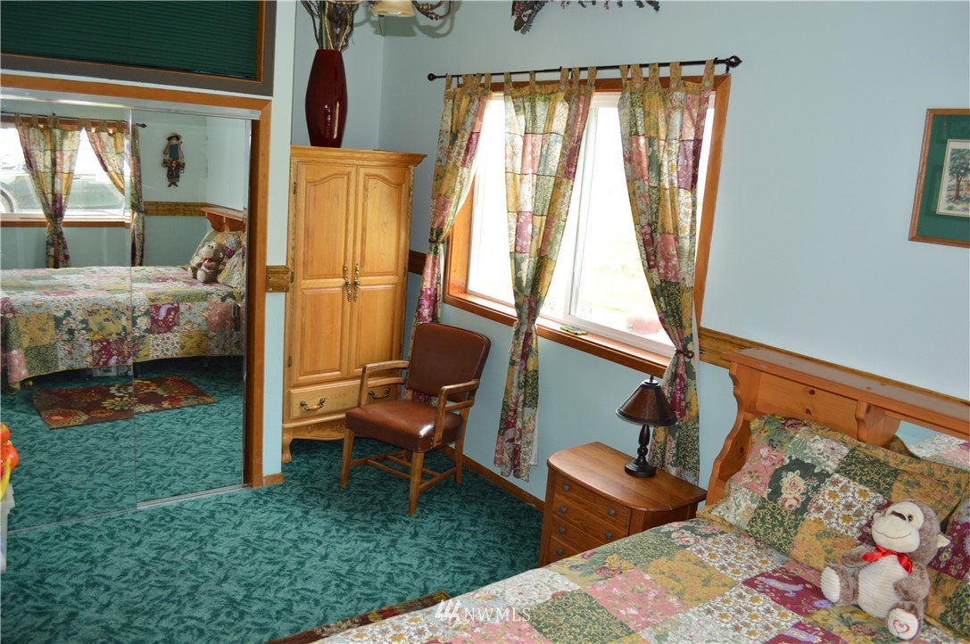 286 Lilly Wheaton Road Raymond, WA 98577 - Photo 10 of 19 Gallery Image 10
