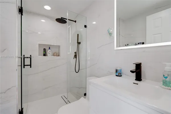 $3,500,000 | 48 Andros Road, Key Largo, FL 33037