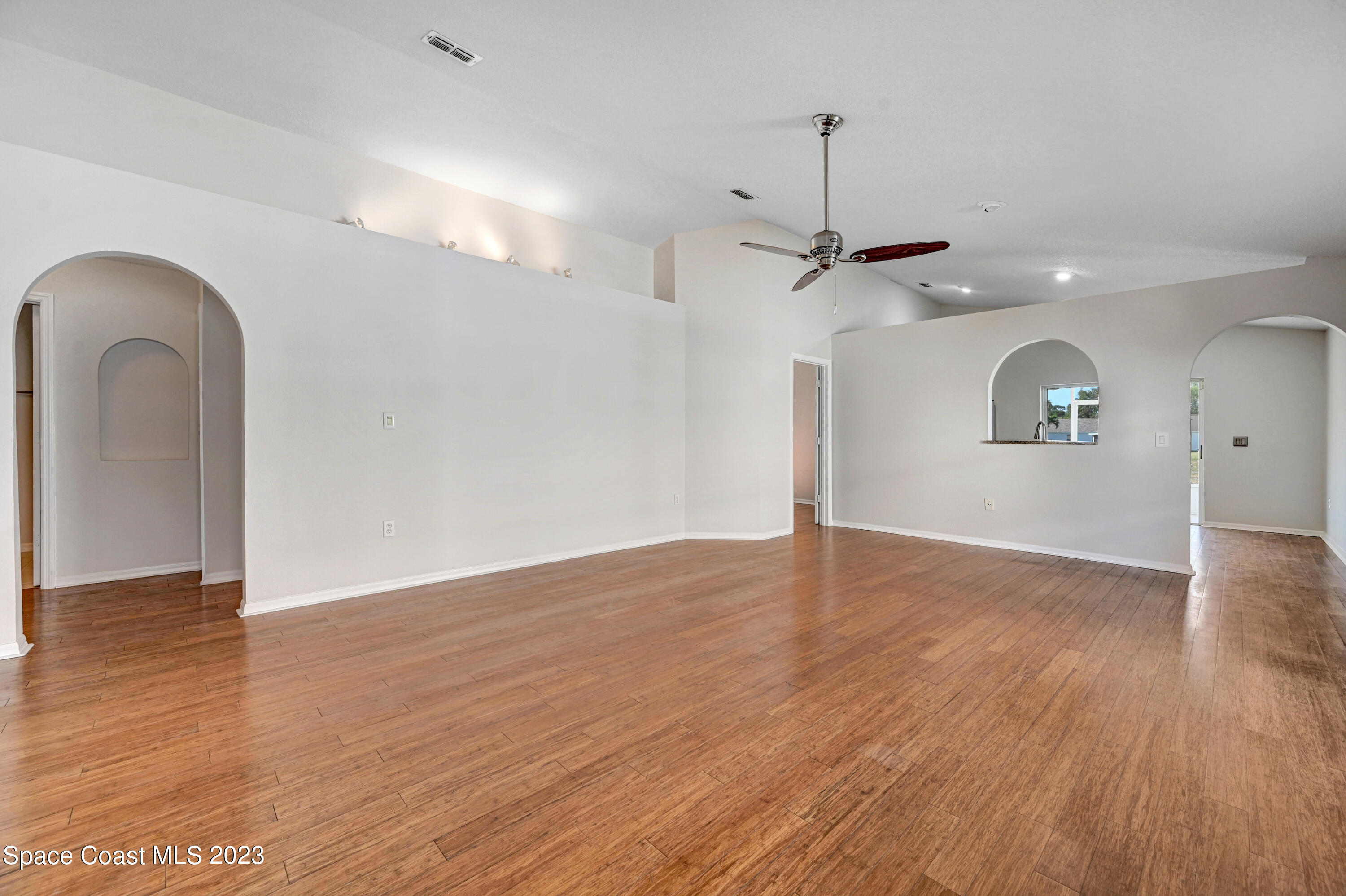 2070 Redwood Circle Palm Bay, FL 32905 - Photo 4 of 33 DSC_1881