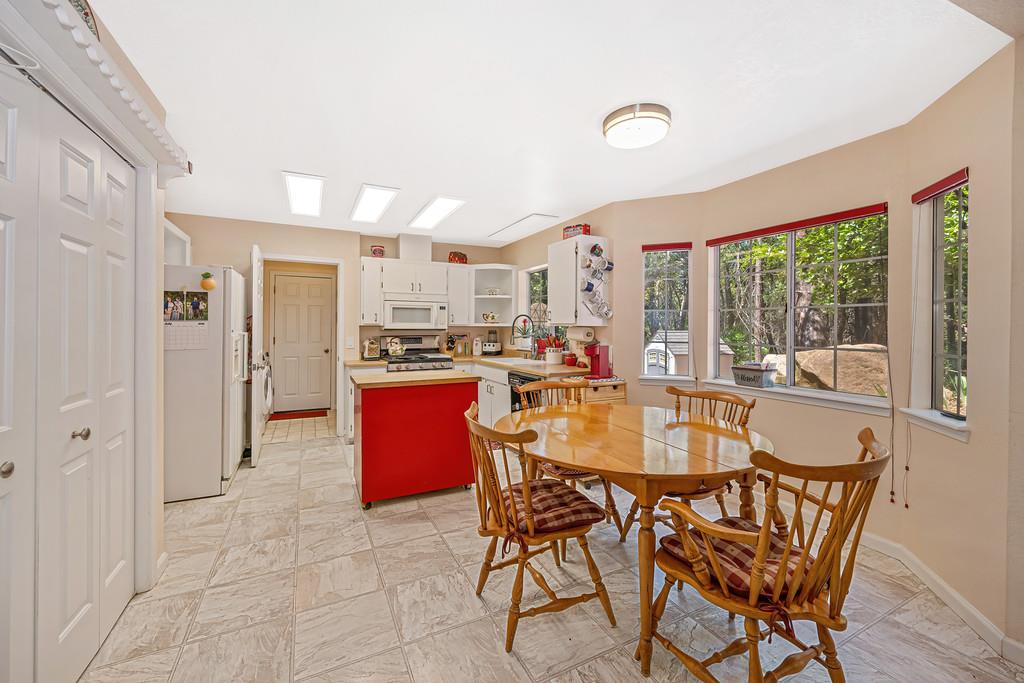 2585 Crystal Springs Road Camino, CA 95709 - Photo 45 of 89