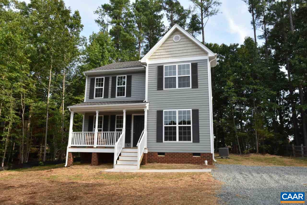 18 Ashton Road Palmyra, VA 22963 - Photo 4 of 33 a front view of a house with a yard