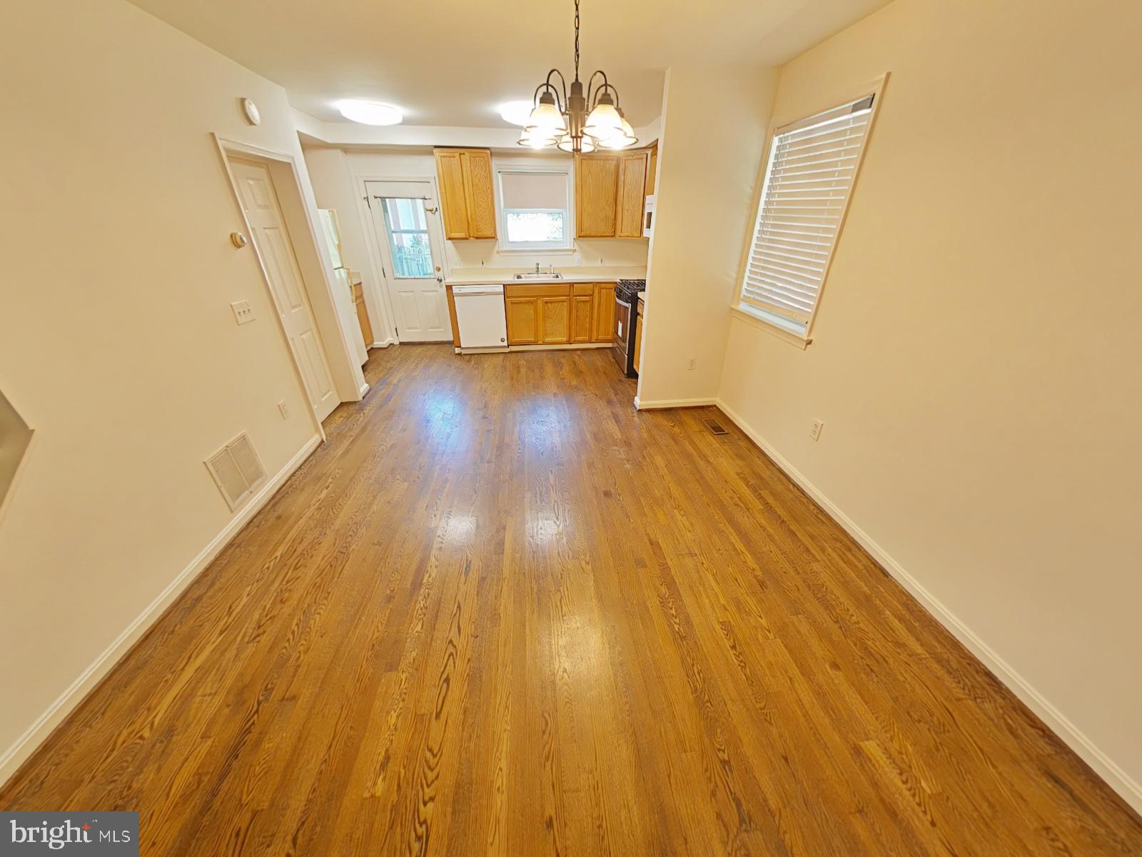 11902 Centerhill Street Silver Spring, MD 20902 - Photo 2 of 8 Gallery Image 2