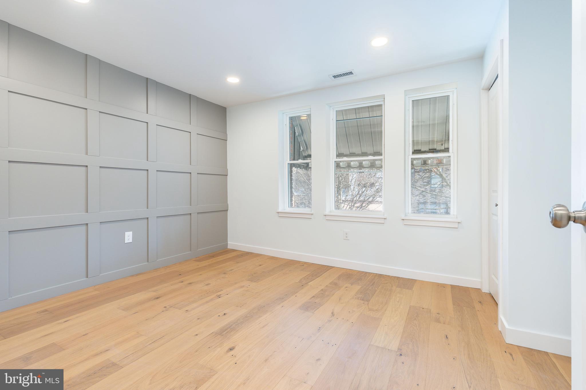 3016 South 17th Street Philadelphia, PA 19145 - Photo 18 of 30 a view of empty room with windows