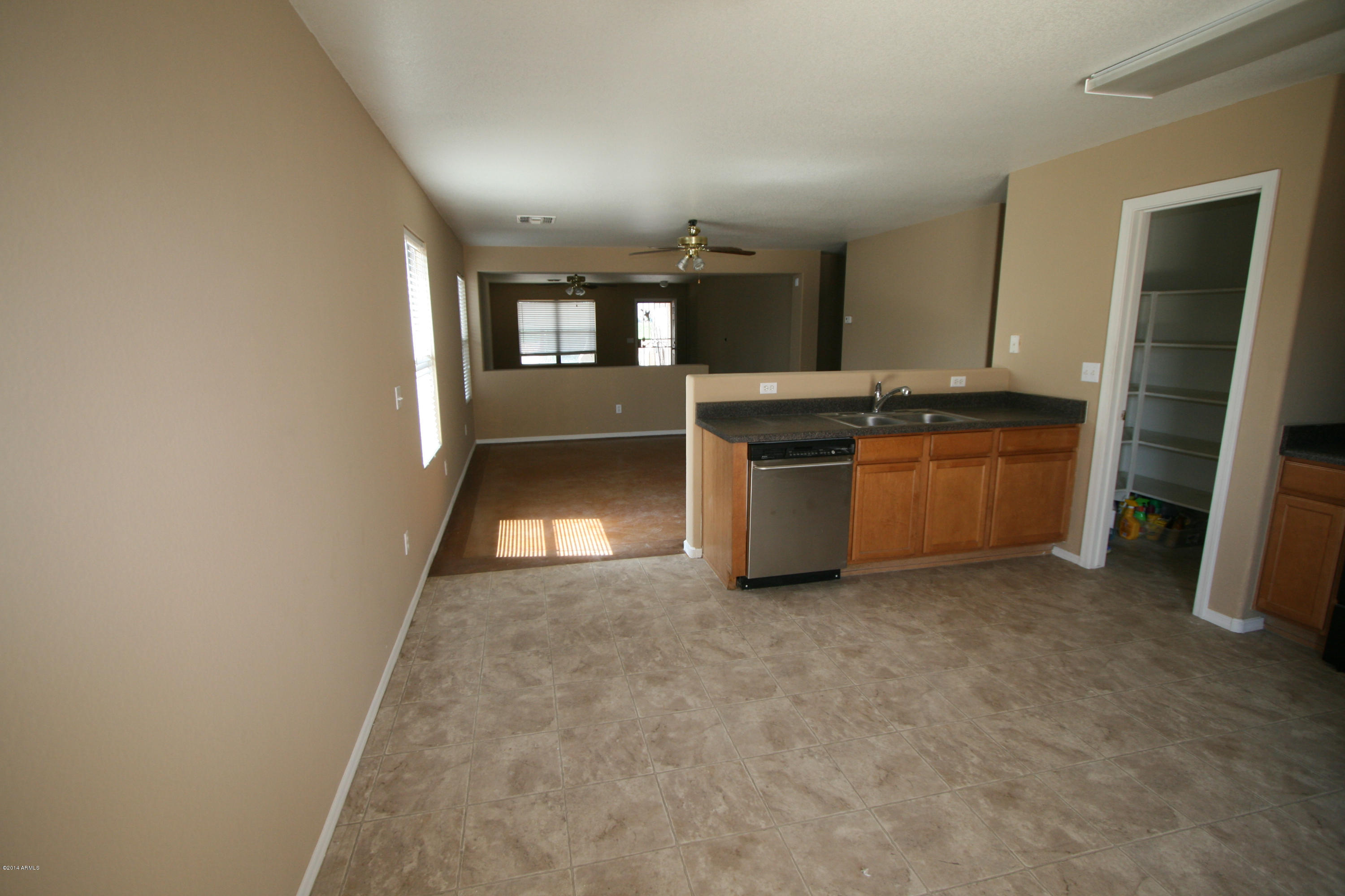 2518 West Roeser Road Phoenix, AZ 85041 - Photo 8 of 41 Gallery Image 8