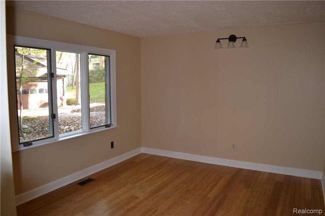 660 Birch Tree Court Rochester, MI 48306 - Photo 15 of 38 15 - First Floor Bedroom 5.JPG