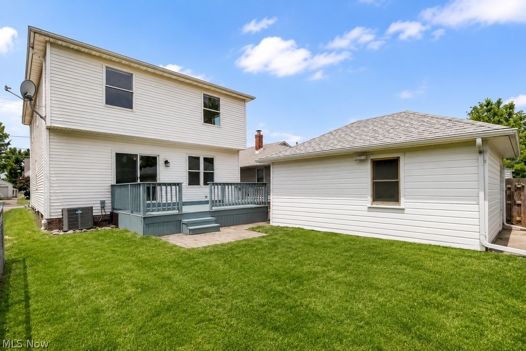 1565 Douglas Road Wickliffe, OH 44092 - Photo 3 of 48