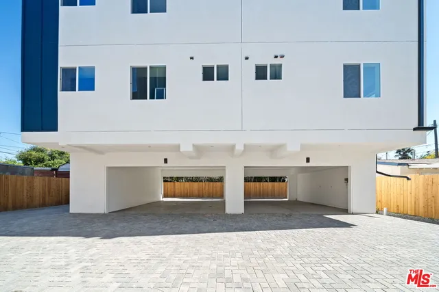 a view of a storage & utility room