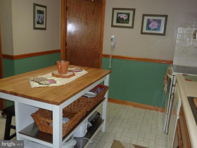 7889 Poplar Grove Road Severn, MD 21144 - Photo 6 of 20 Lots of workspace