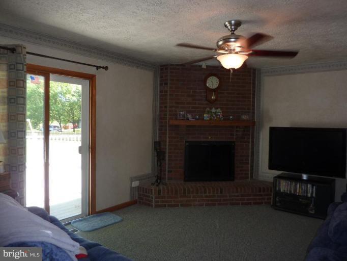 7889 Poplar Grove Road Severn, MD 21144 - Photo 8 of 20 Cozy familly room