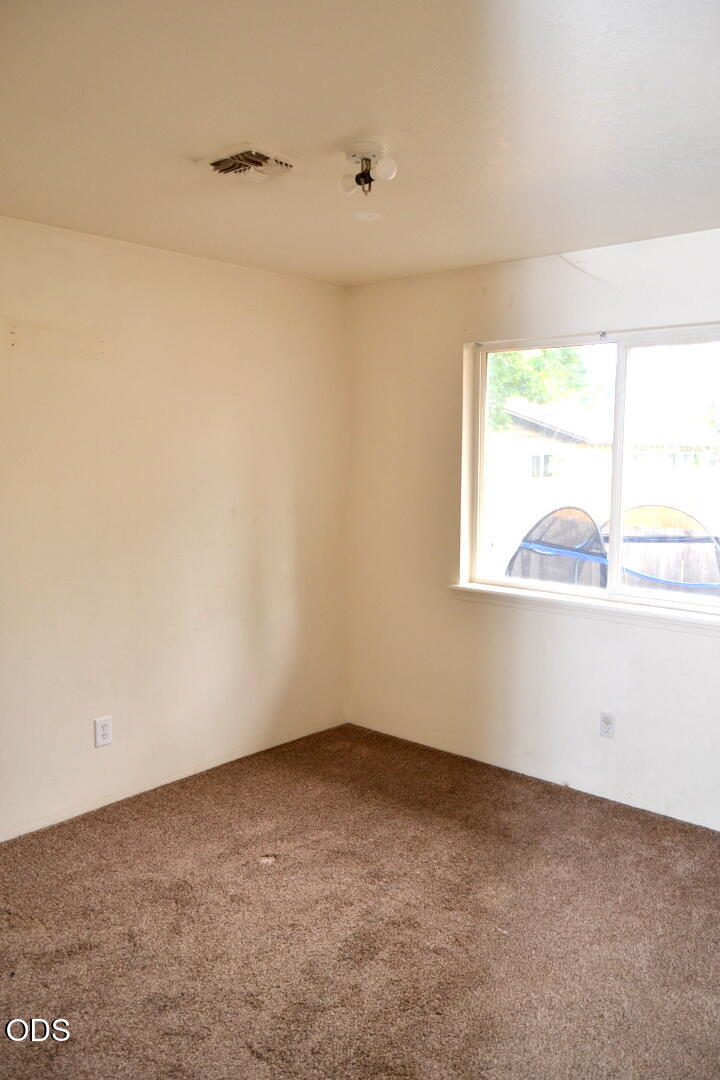 1632 Leonard Road, Unit A & B Grants Pass, OR 97527 - Photo 10 of 19