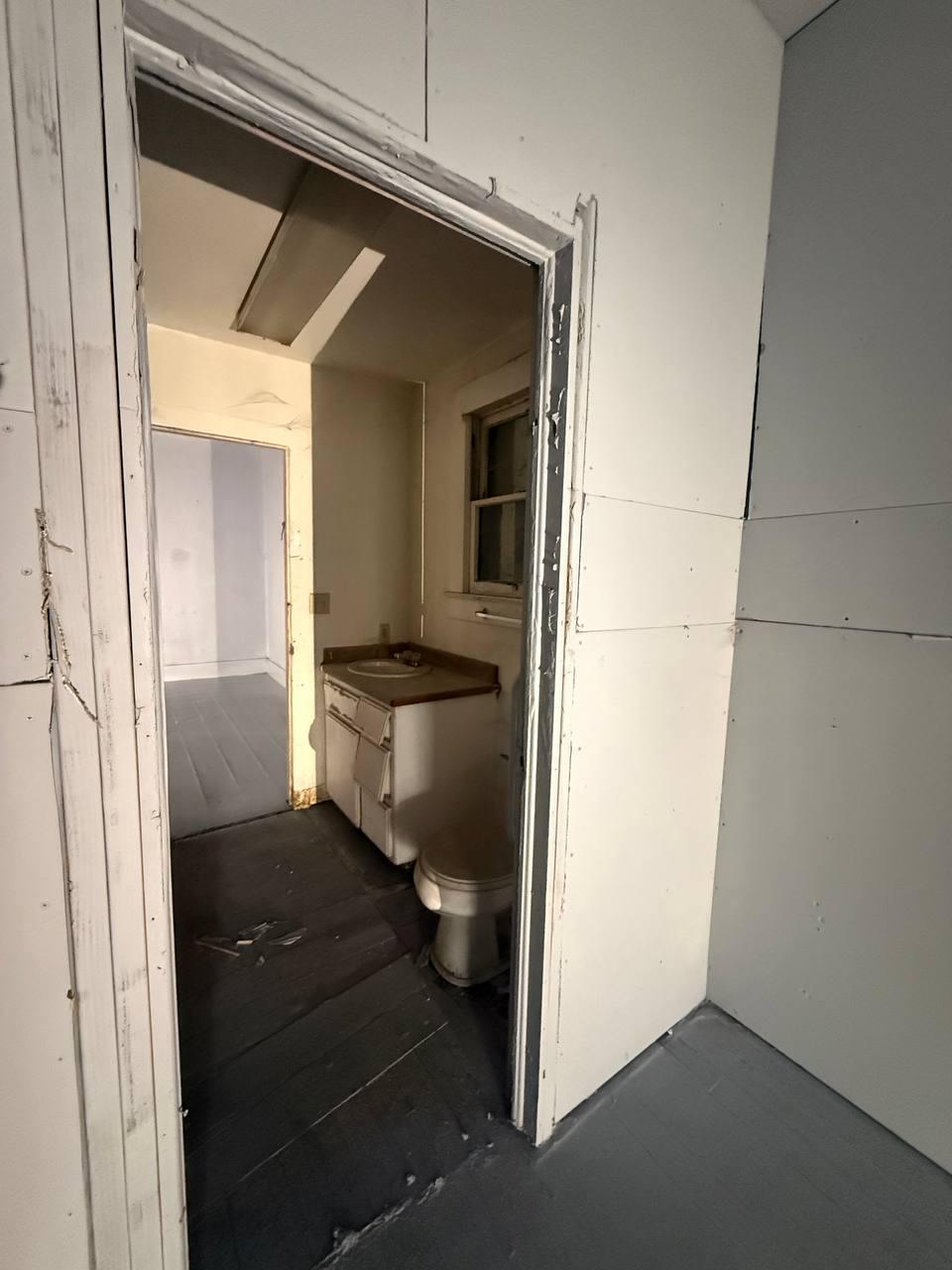 228 East Ivy Street Hanford, CA 93230 - Photo 14 of 26