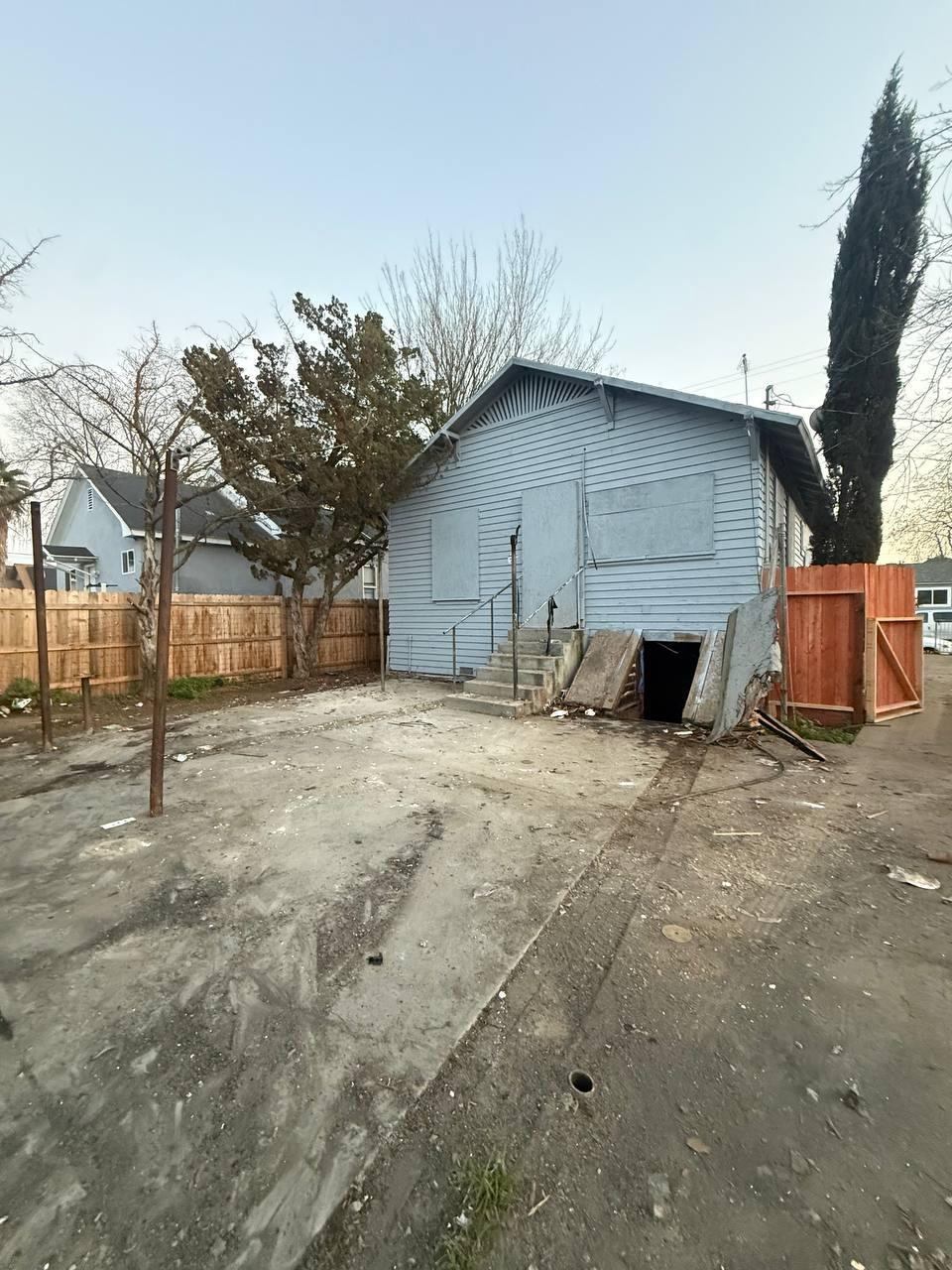 228 East Ivy Street Hanford, CA 93230 - Photo 19 of 26