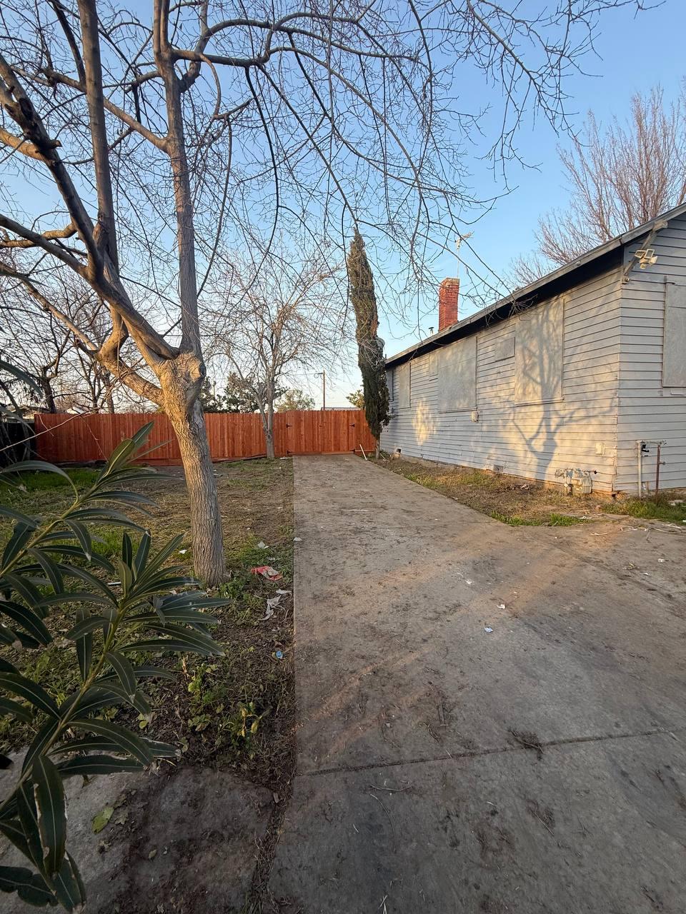 228 East Ivy Street Hanford, CA 93230 - Photo 6 of 26