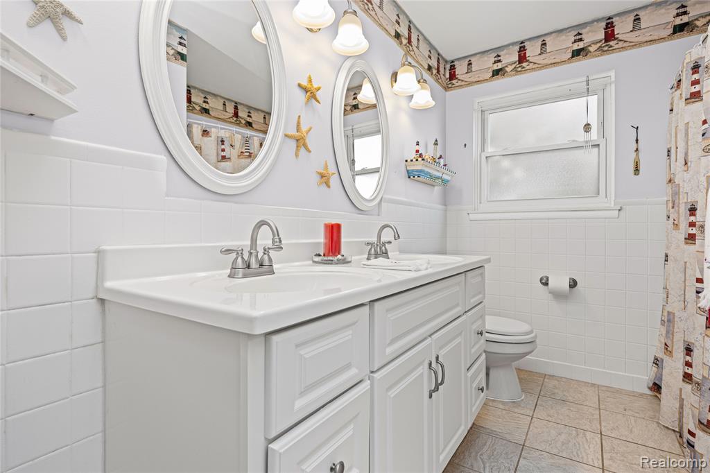14743 Newburgh Road Livonia, MI 48154 - Photo 21 of 48