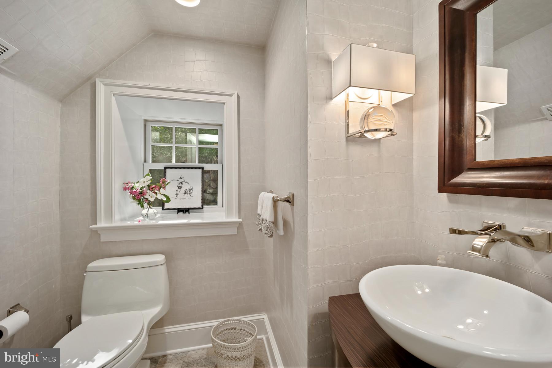 1650 Mt Pleasant Road Villanova, PA 19085 - Photo 19 of 55 Powder Room