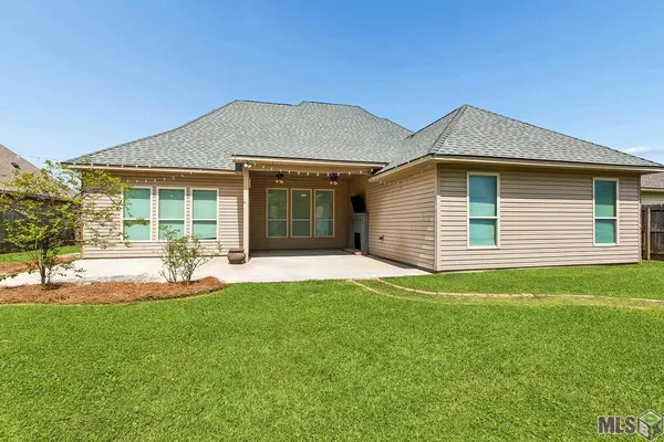 $429,900 | 13884 Cobblestone Drive, Denham Springs, LA 70726