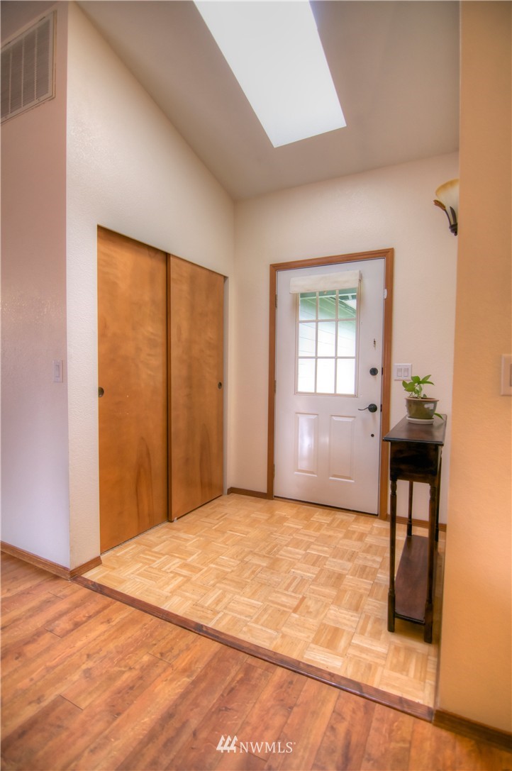 6037 60th Loop Southeast Lacey, WA 98513 - Photo 2 of 16 Gallery Image 2