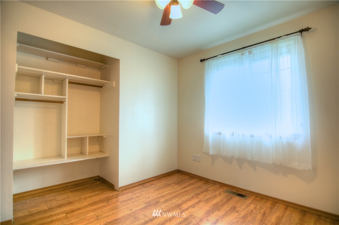 6037 60th Loop Southeast Lacey, WA 98513 - Photo 13 of 16 Gallery Image 13