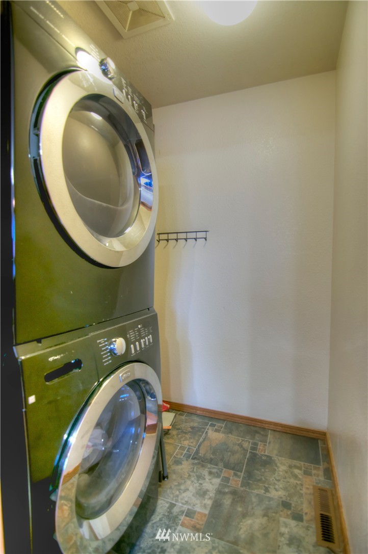 6037 60th Loop Southeast Lacey, WA 98513 - Photo 15 of 16 Gallery Image 15