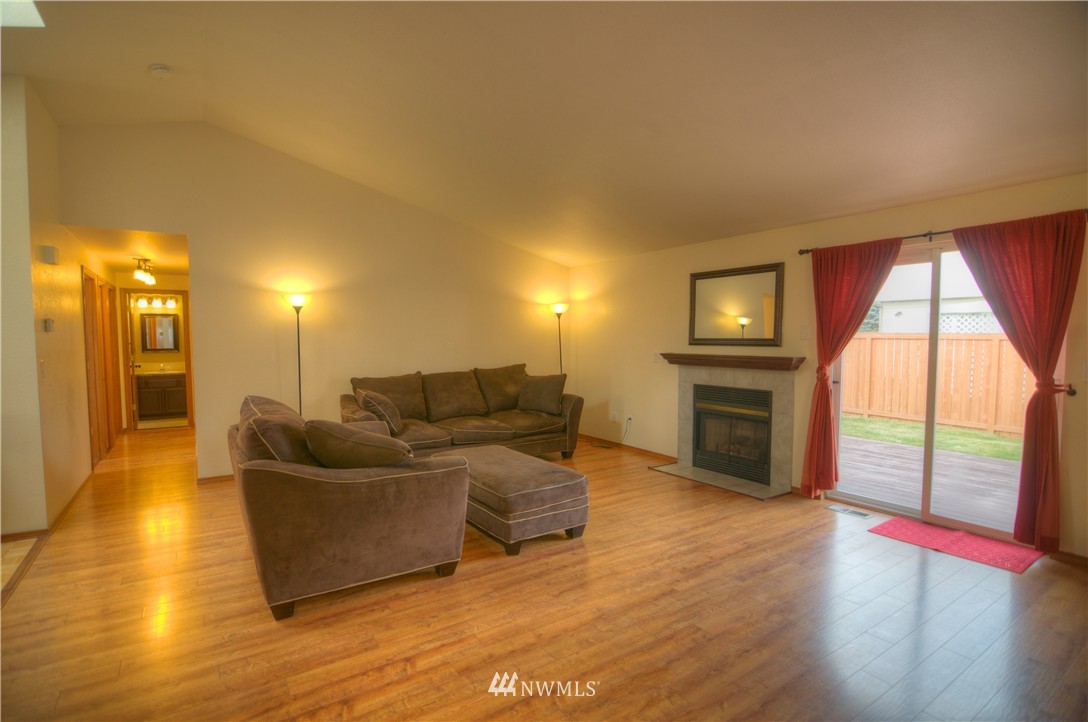 6037 60th Loop Southeast Lacey, WA 98513 - Photo 3 of 16 Gallery Image 3