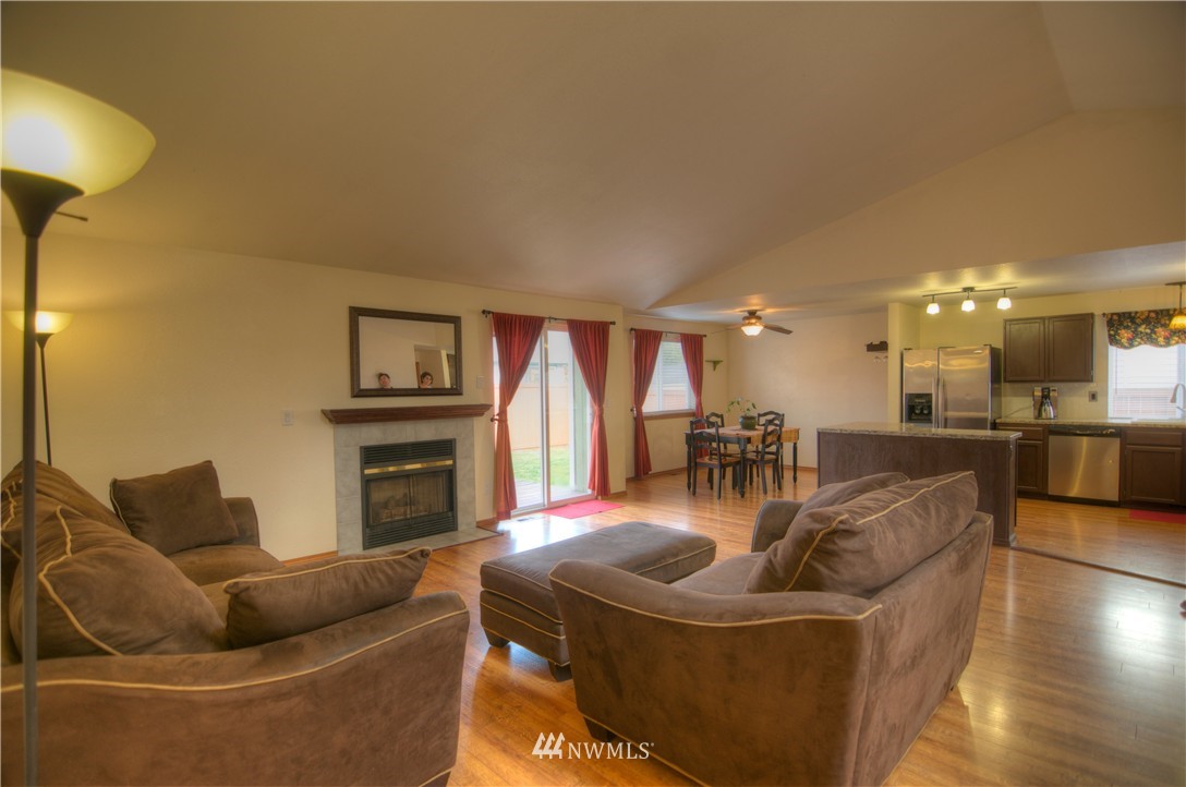 6037 60th Loop Southeast Lacey, WA 98513 - Photo 4 of 16 Gallery Image 4