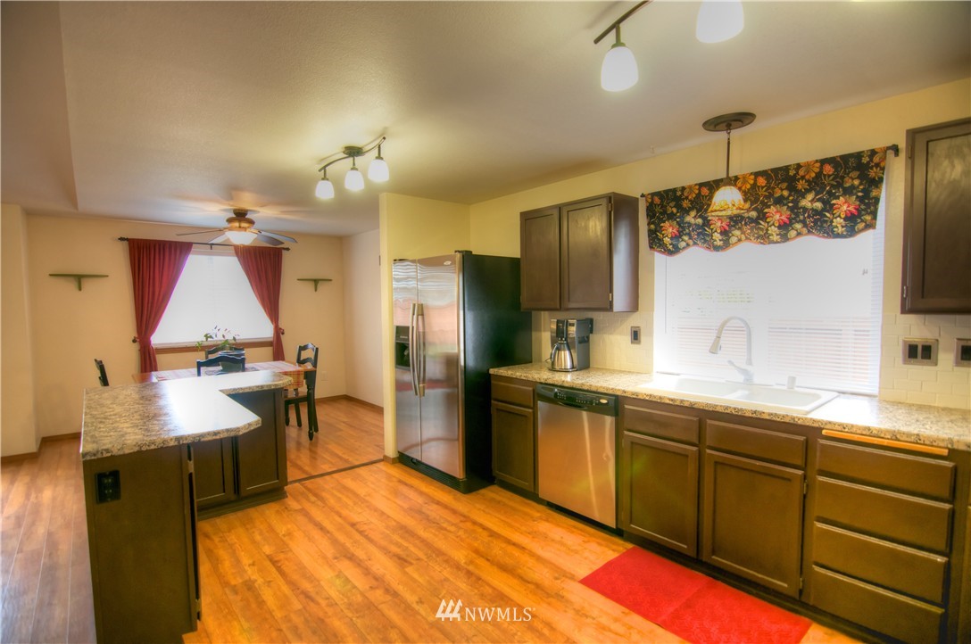 6037 60th Loop Southeast Lacey, WA 98513 - Photo 7 of 16 Gallery Image 7