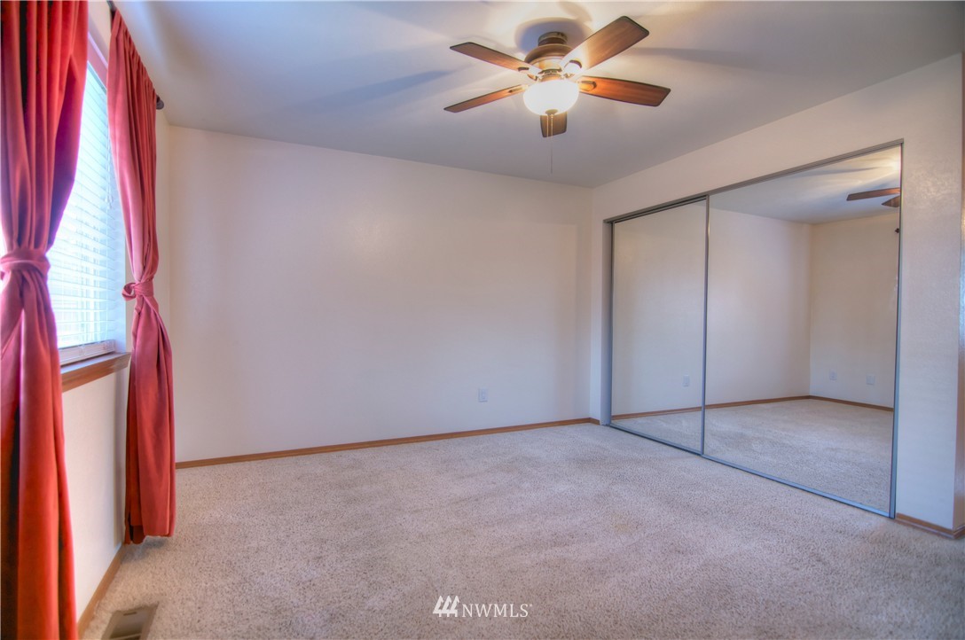 6037 60th Loop Southeast Lacey, WA 98513 - Photo 9 of 16 Gallery Image 9