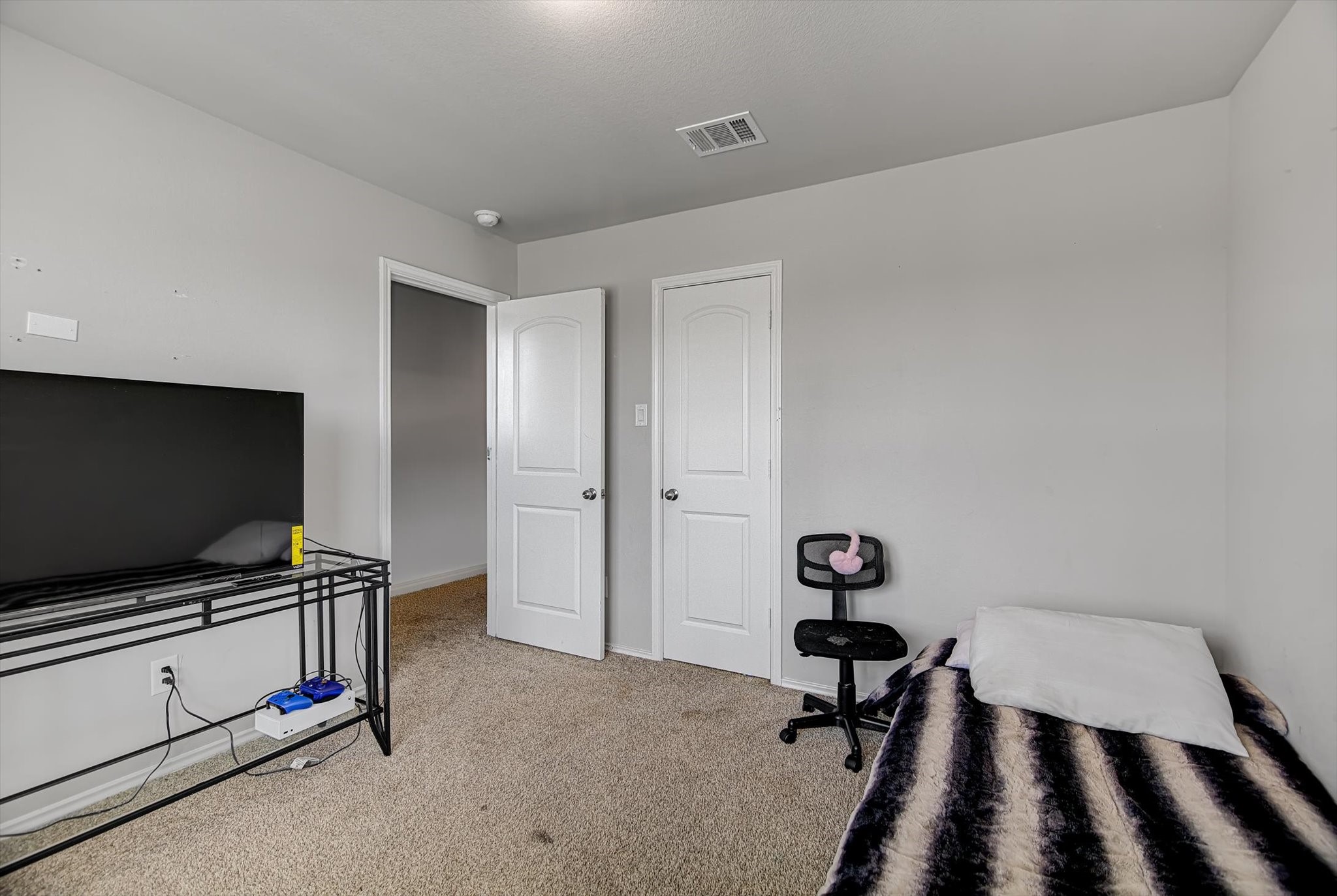 1230 Baja Vista Way Channelview, TX 77530 - Photo 27 of 33 a view of workspace with lounge chair