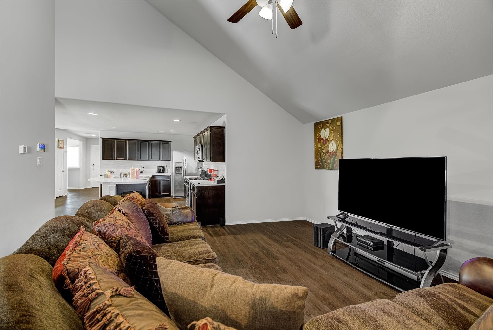 1230 Baja Vista Way Channelview, TX 77530 - Photo 8 of 33 a living room with furniture and a flat screen tv