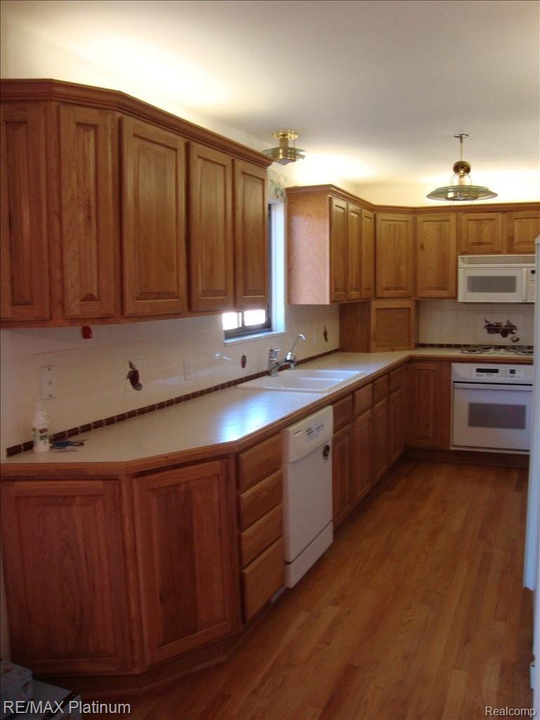 11301 Faussett Road Fenton, MI 48430 - Photo 10 of 22 Faussett 036