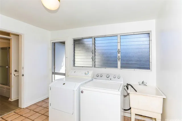 $3,100 | 551 Kapaia Street, Honolulu, HI 96825