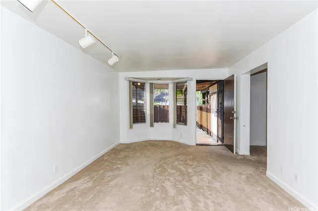 $3,100 | 551 Kapaia Street, Honolulu, HI 96825