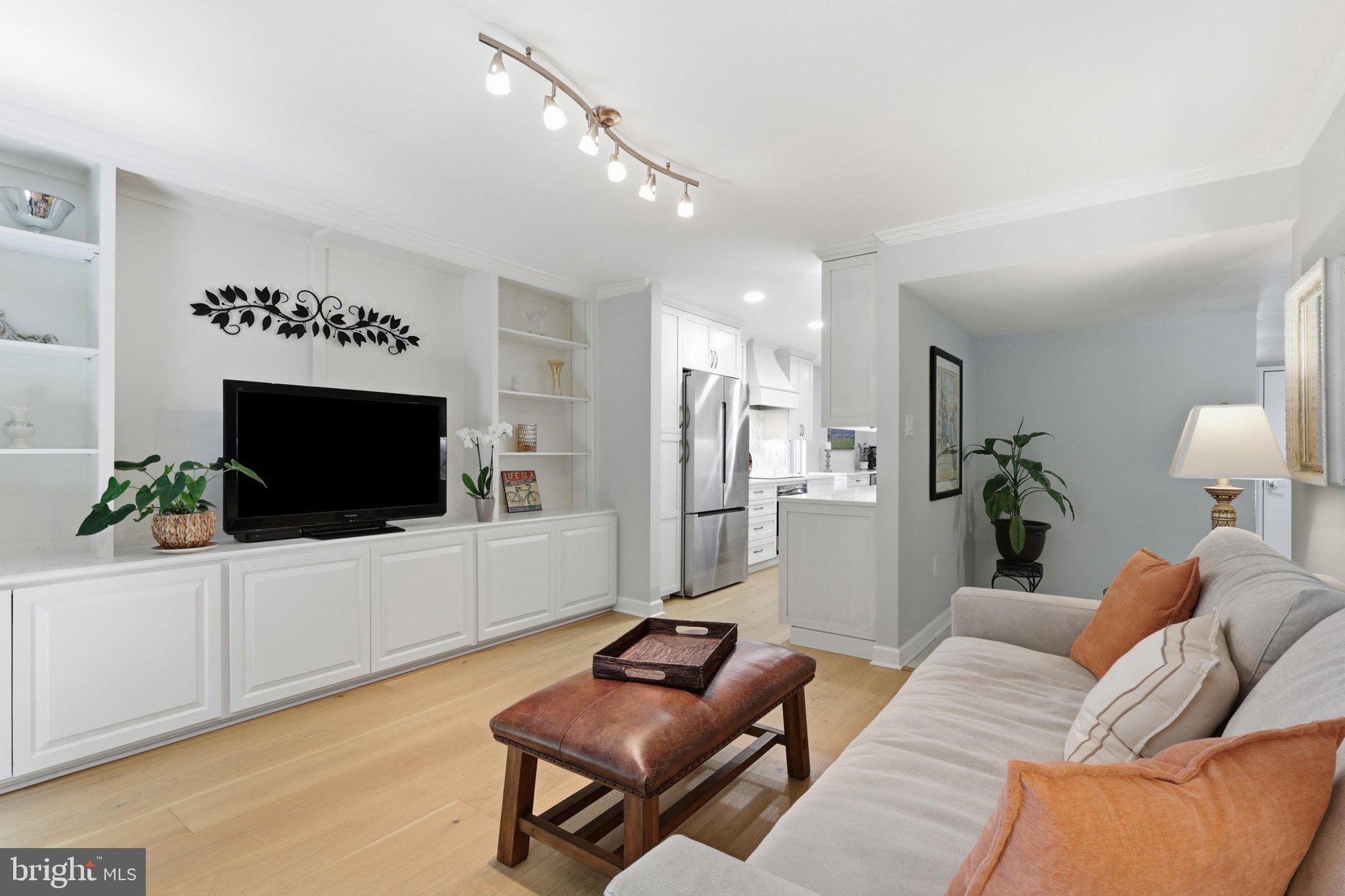 11615 Hunters Green Court Reston, VA 20191 - Photo 13 of 66 Living room (or formal dining)