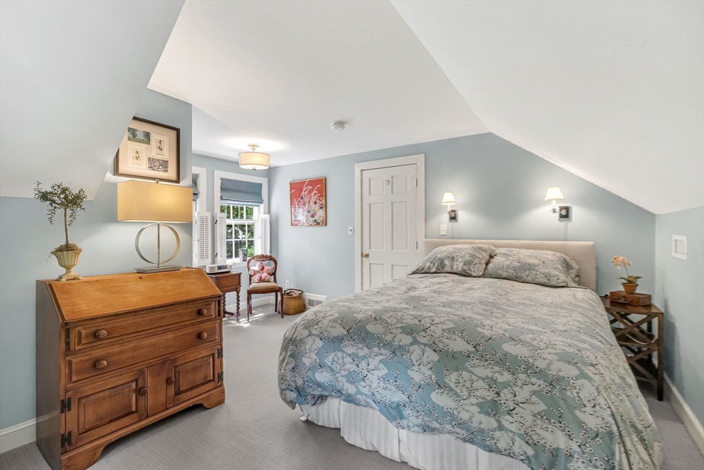 44 Old Road Weston, MA 02493 - Photo 24 of 33